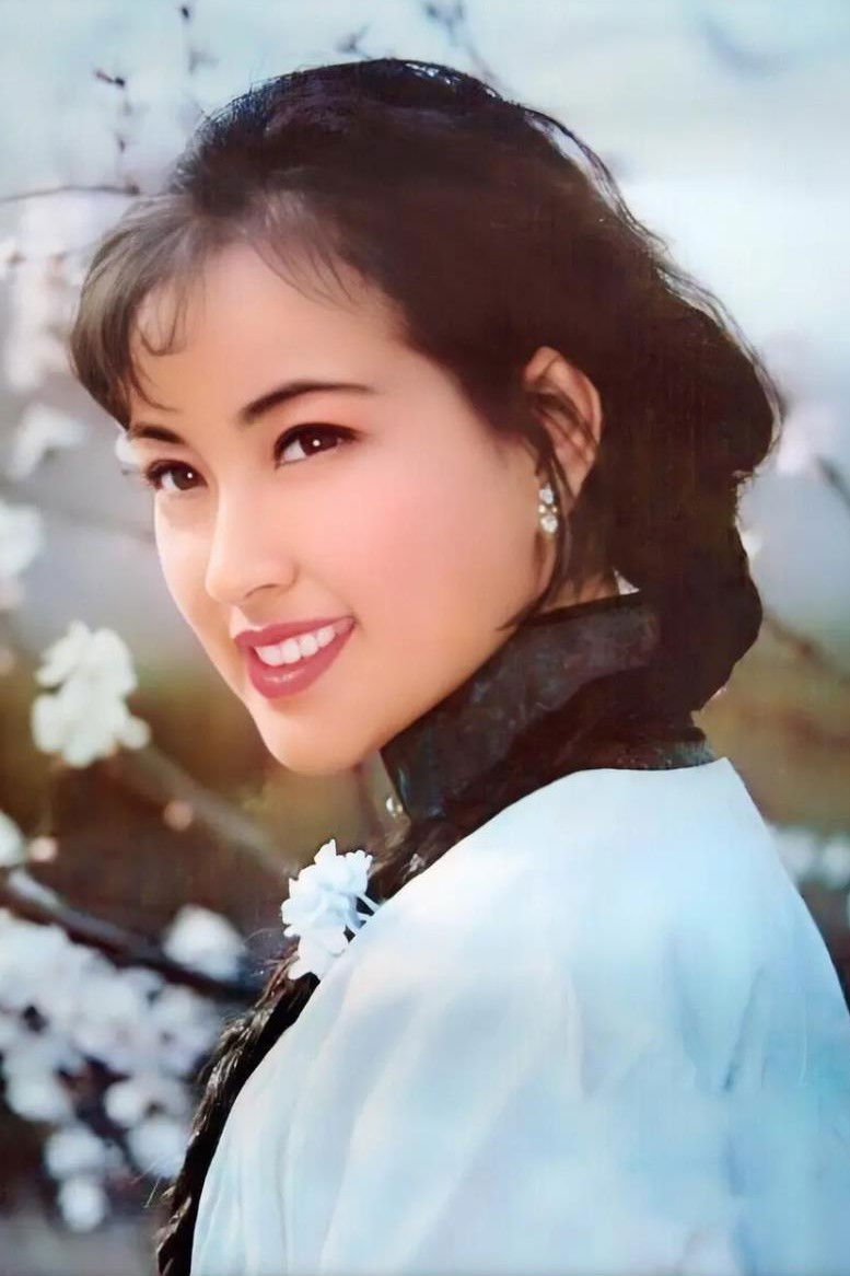 Liu Xiaoqing backdrop