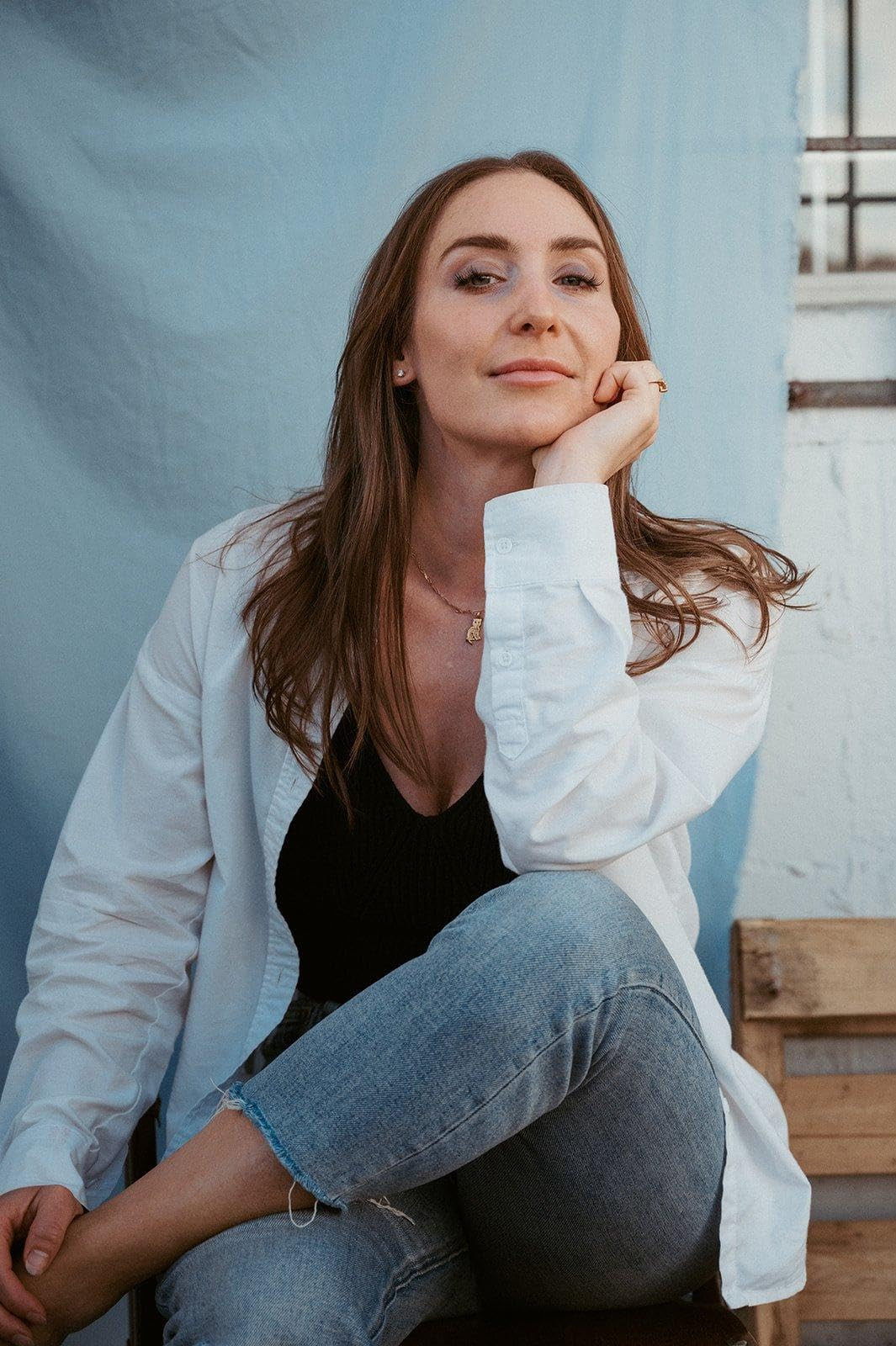 Juliana Bergstrom backdrop