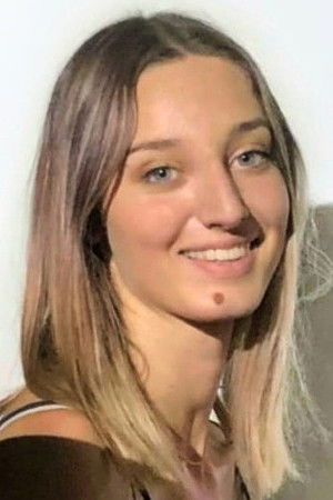 Clémence de Angelis backdrop