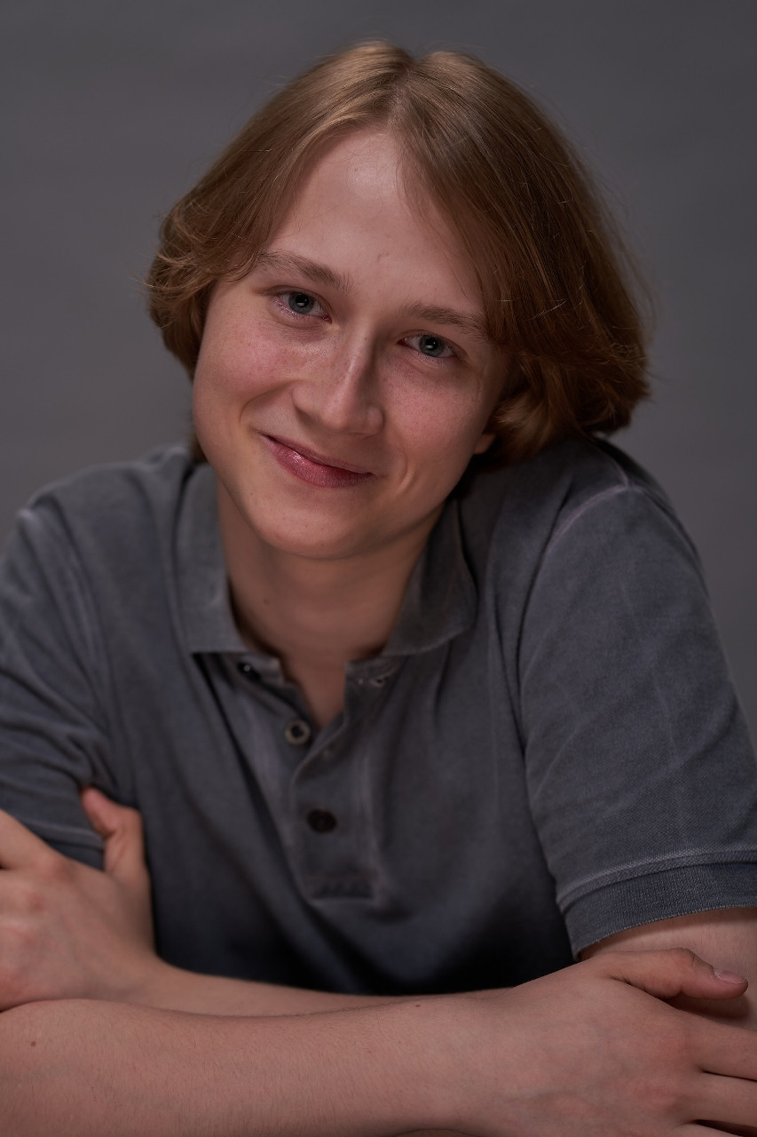 Kristian Iftodi backdrop