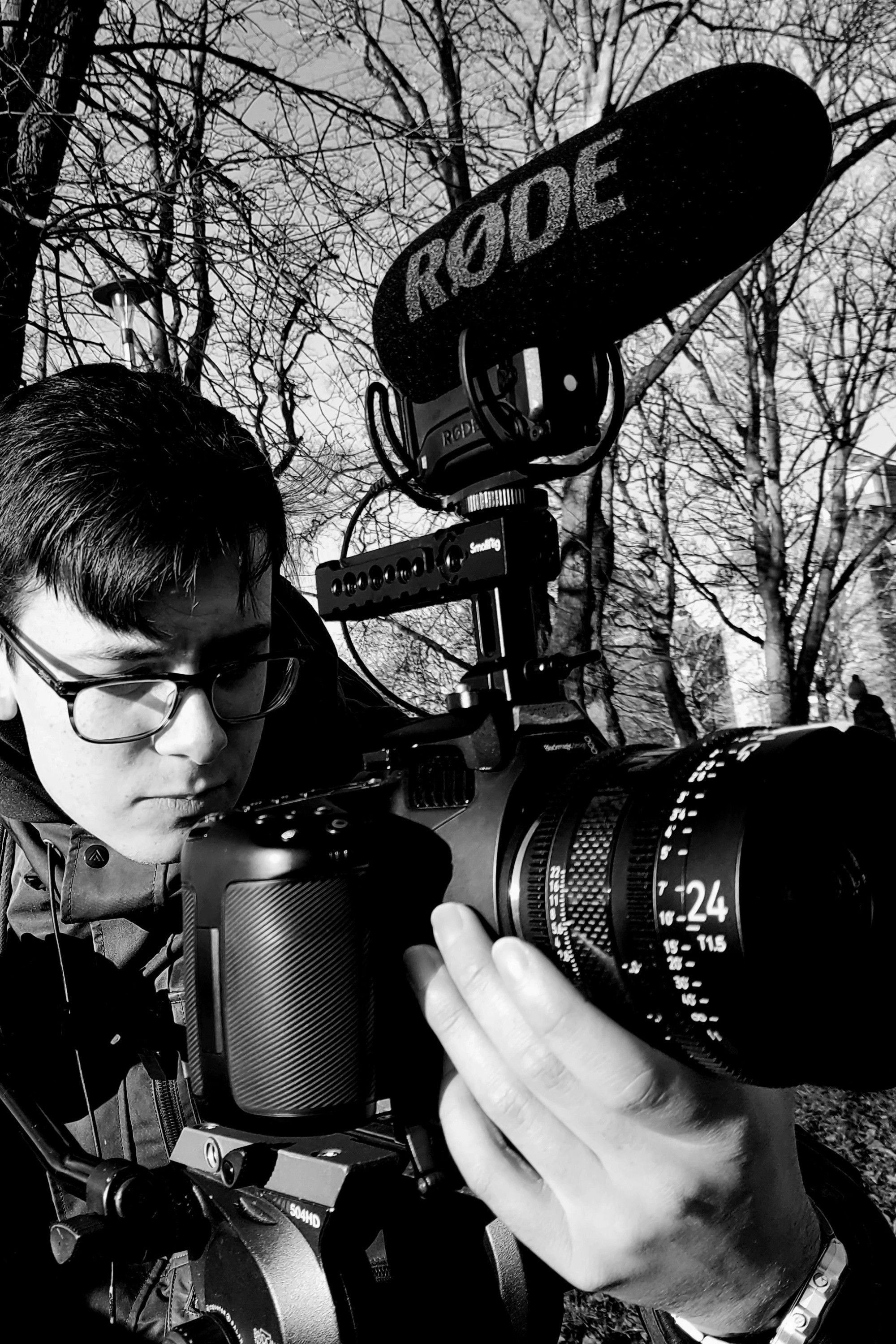 Leon Safdar backdrop