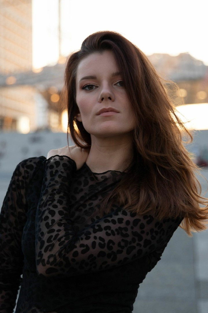 Marina Kova backdrop