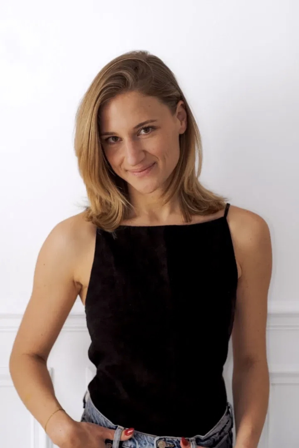 Clémence THOMAS backdrop