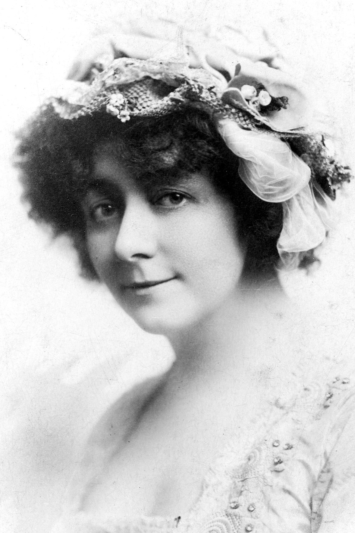 Cecilia Loftus backdrop