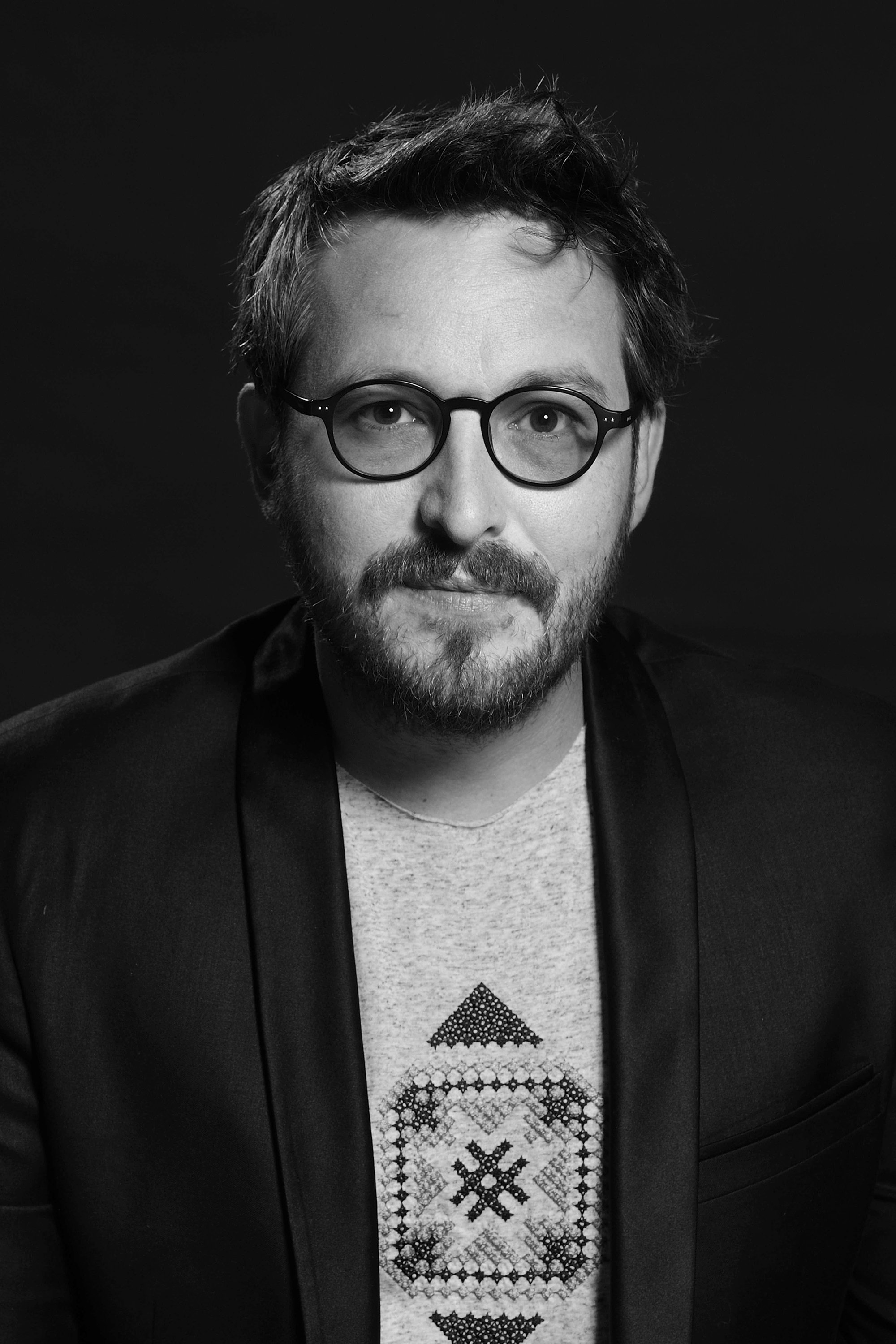 Emanuel Pârvu backdrop