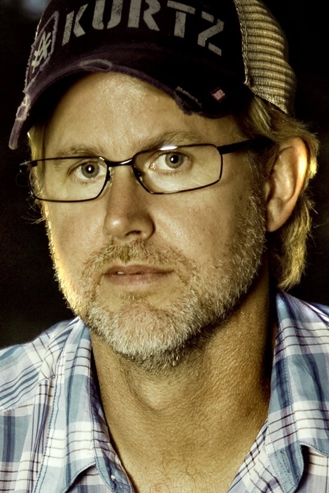 Majkell Landon Xhuniur backdrop