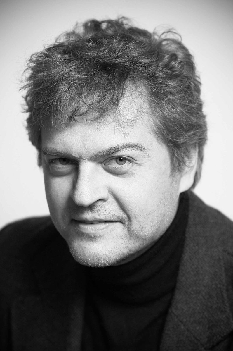 Răzvan Popa backdrop