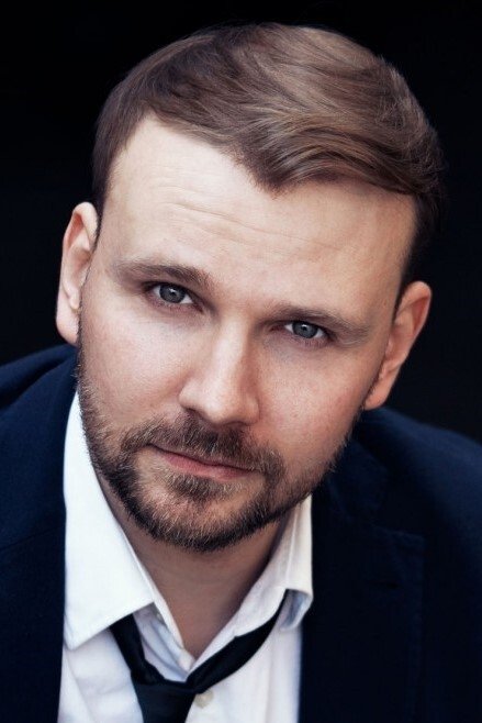 Martin Kiefer backdrop