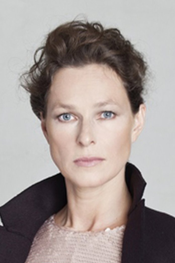 Aleksandra Justa backdrop