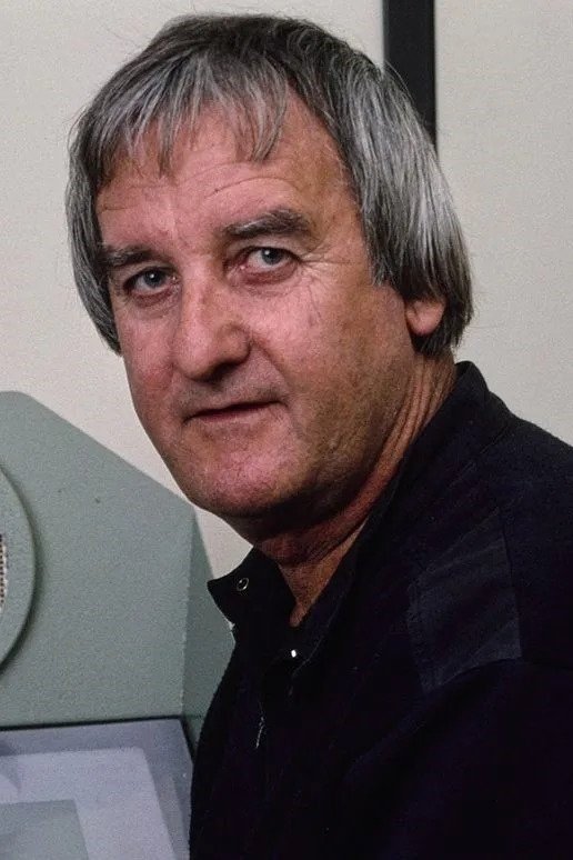 Dejvid Miçener backdrop