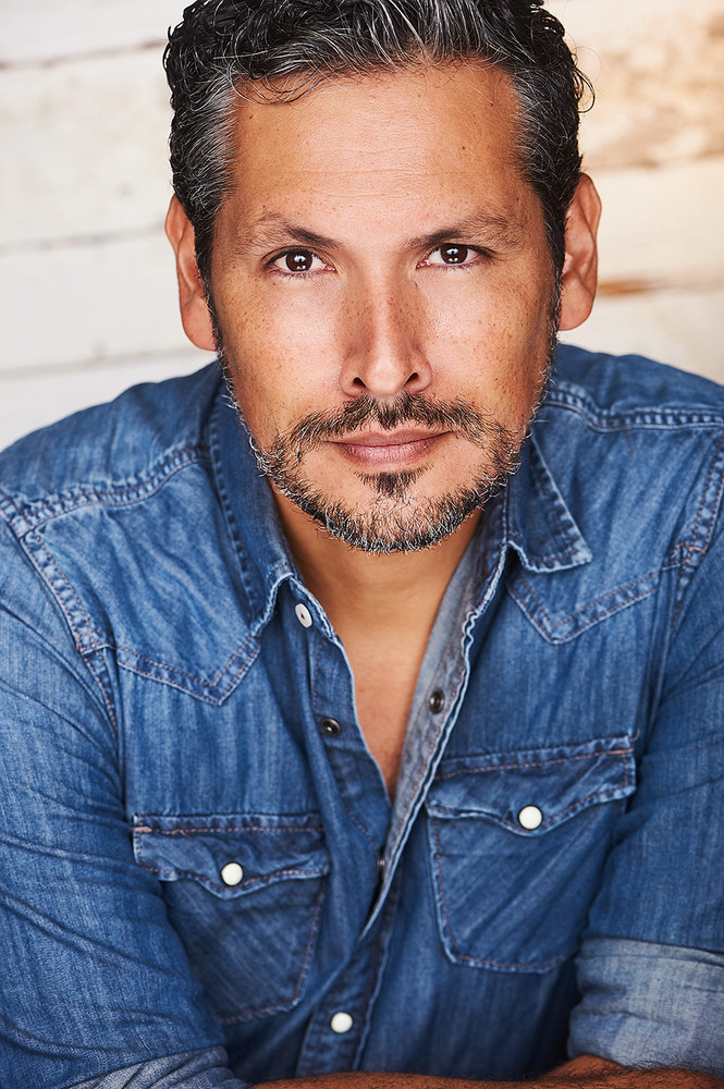 Valentino del Toro backdrop