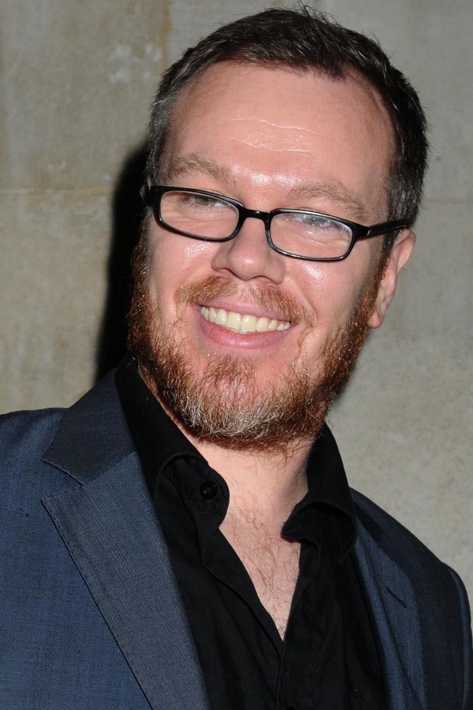 Ricci Harnett backdrop