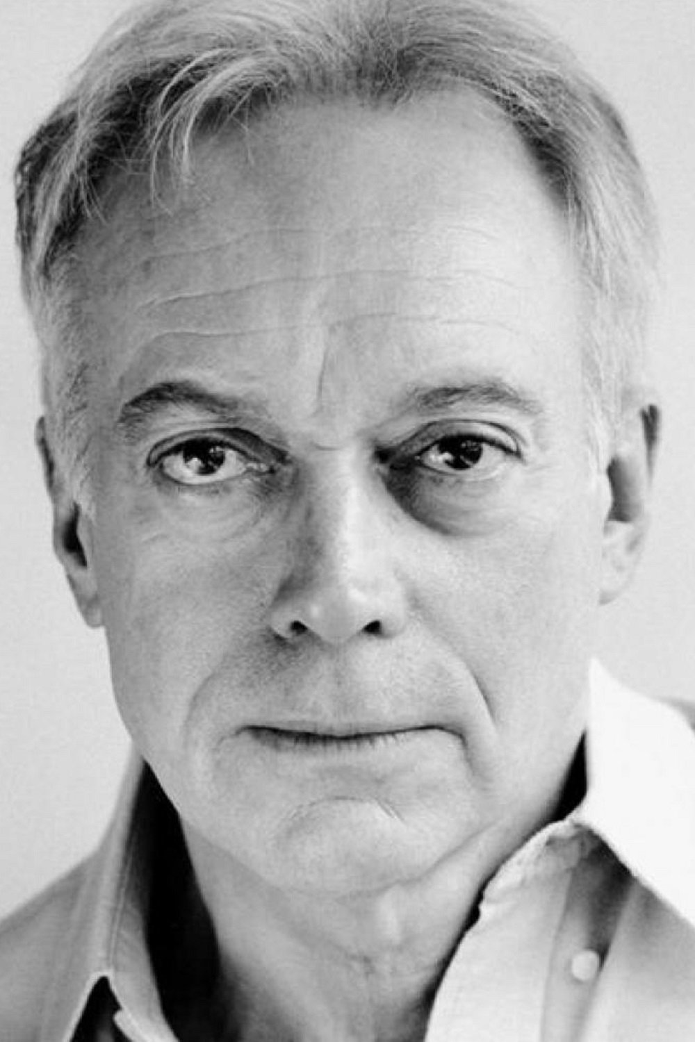 Nikolas Grejs backdrop