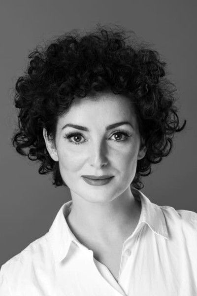 Olga Pakalović backdrop