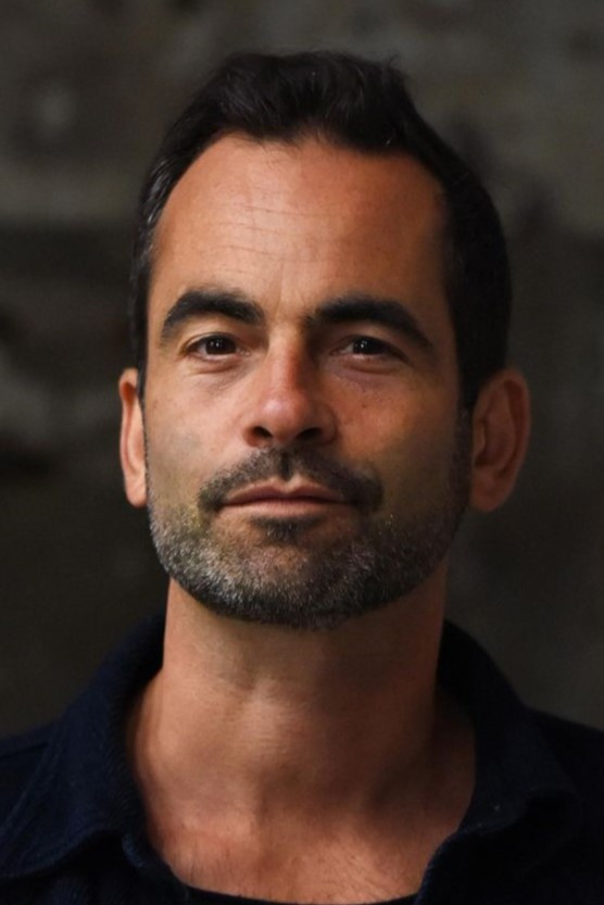 Mathis Künzler backdrop