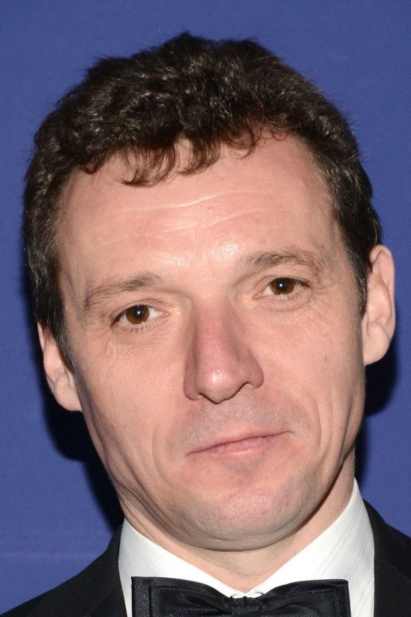 Artur Reinhart backdrop