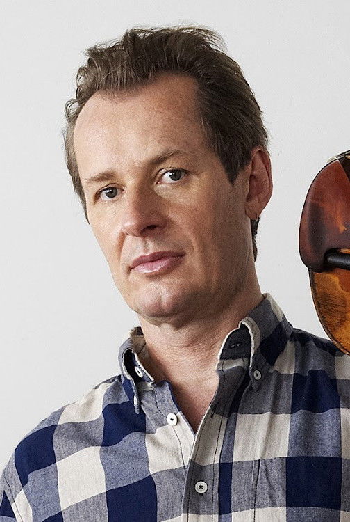 Richard Tognetti backdrop