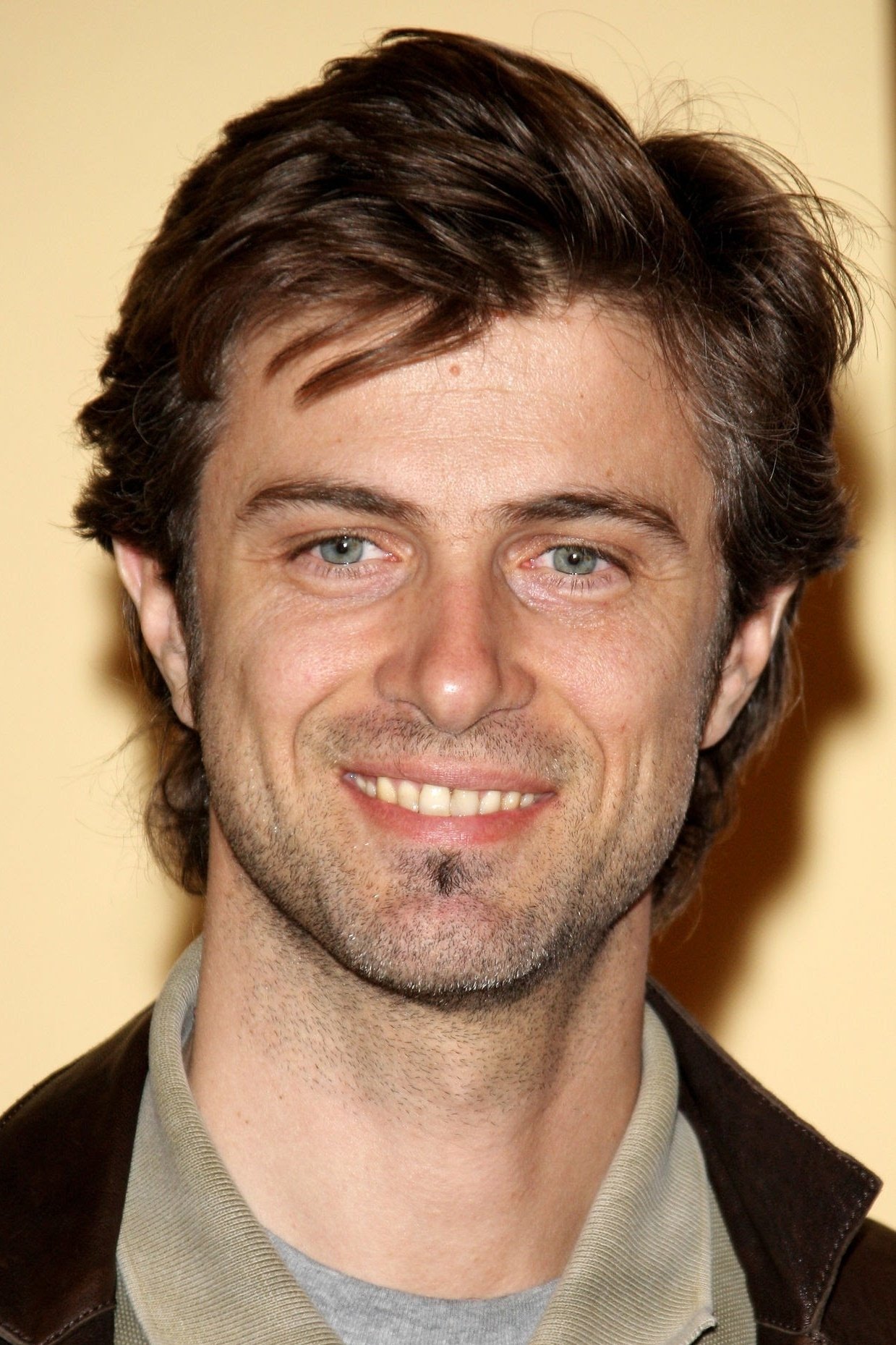 Kim Rossi Stuart backdrop