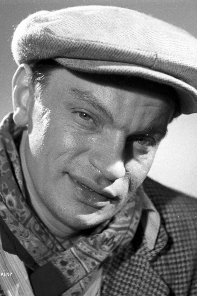 Leonard Andrzejewski backdrop