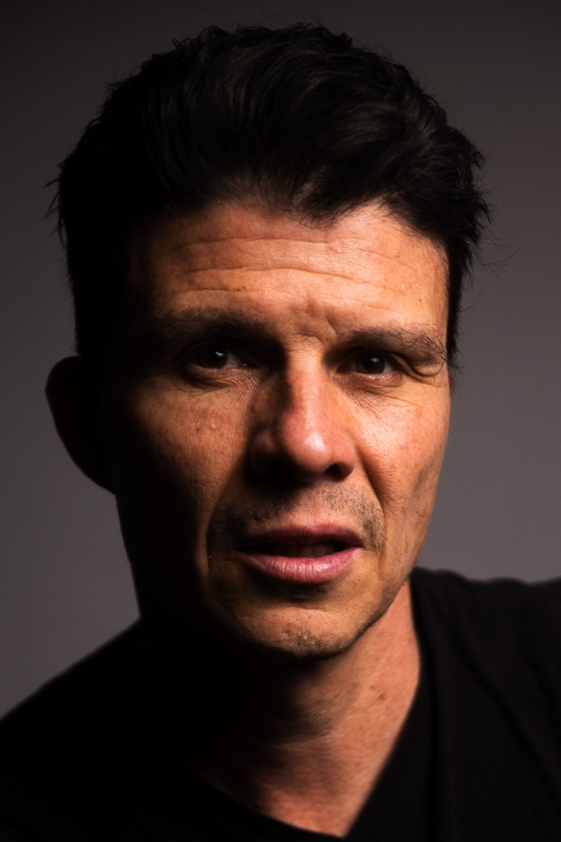 Rodrigo Oviedo backdrop