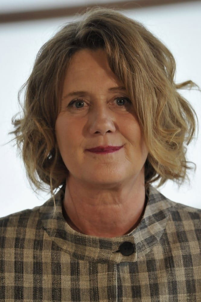 Verónica Llinás backdrop