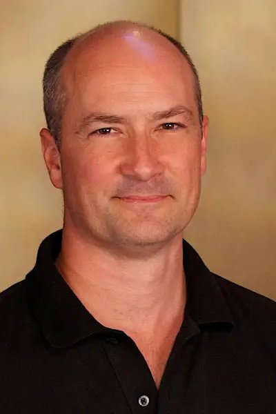 Luke Geissbühler backdrop