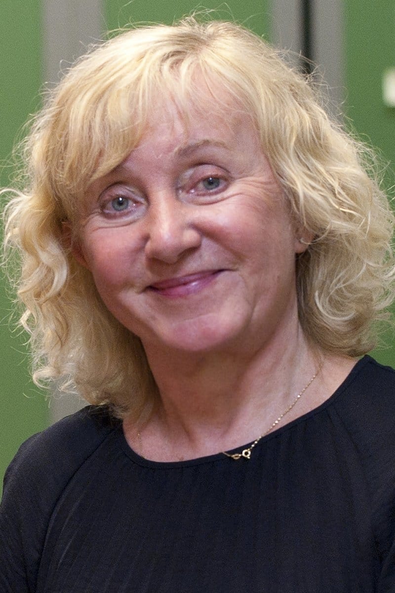 Manon Rasmussen backdrop