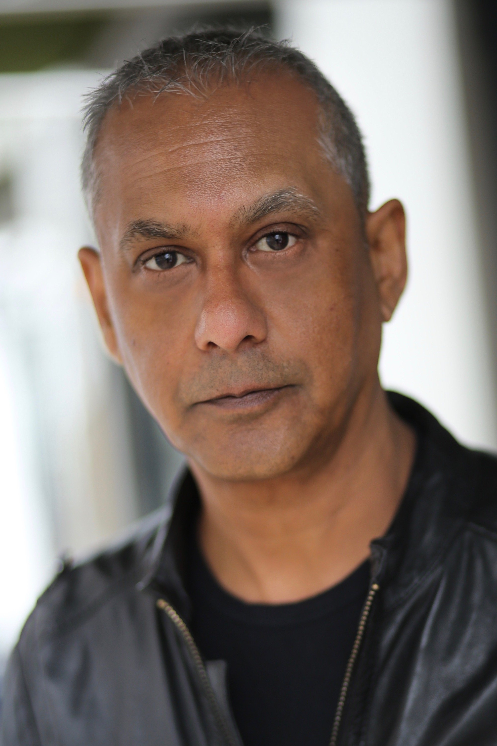 Gordon Warnecke: Gordan Varnëke backdrop