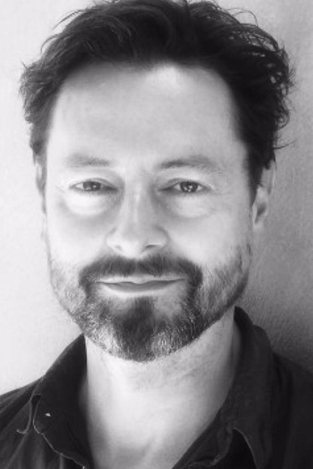 Matju Delamerë backdrop