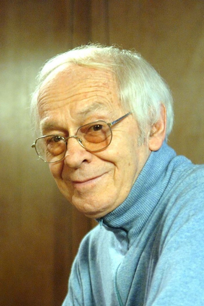 Nikola Simić backdrop