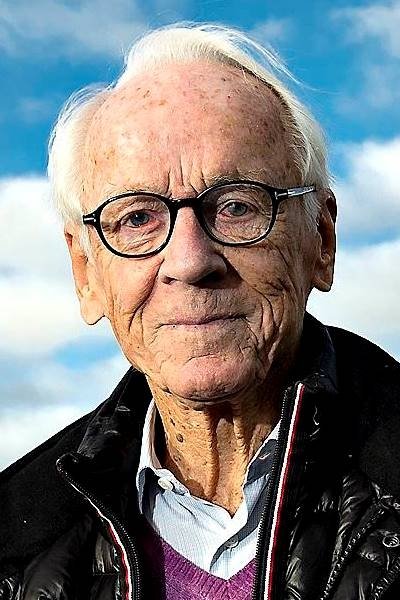 Bent Fabricius-Bjerre backdrop