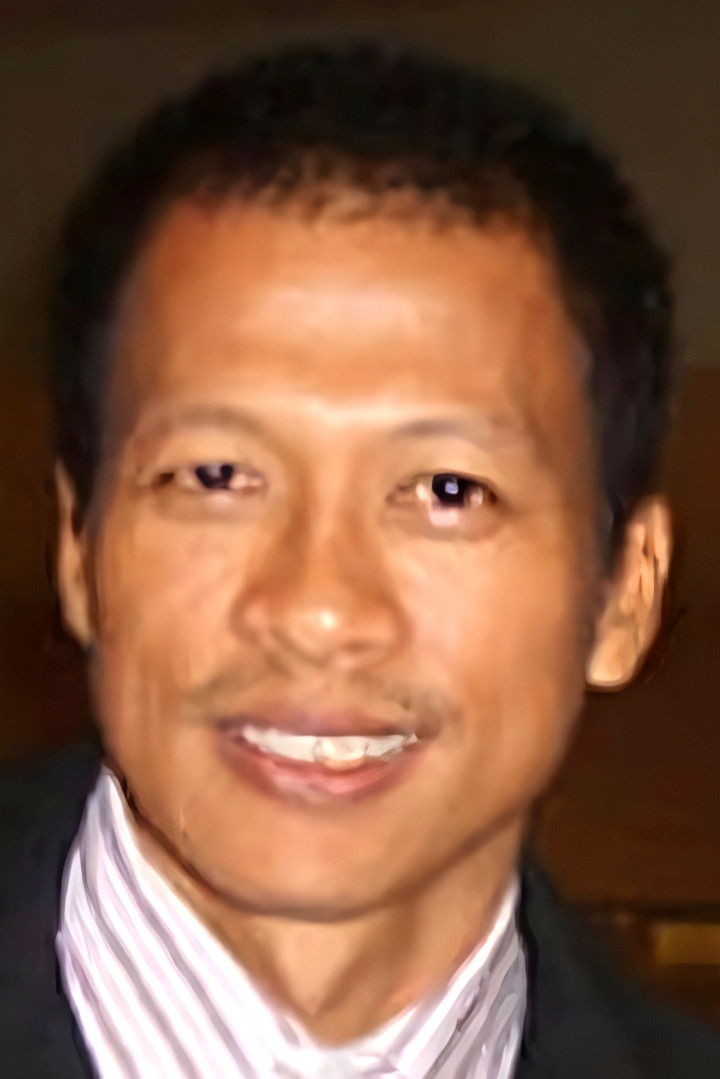 Banlop Lomnoi backdrop