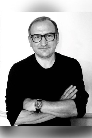 Benoît Dervaux backdrop