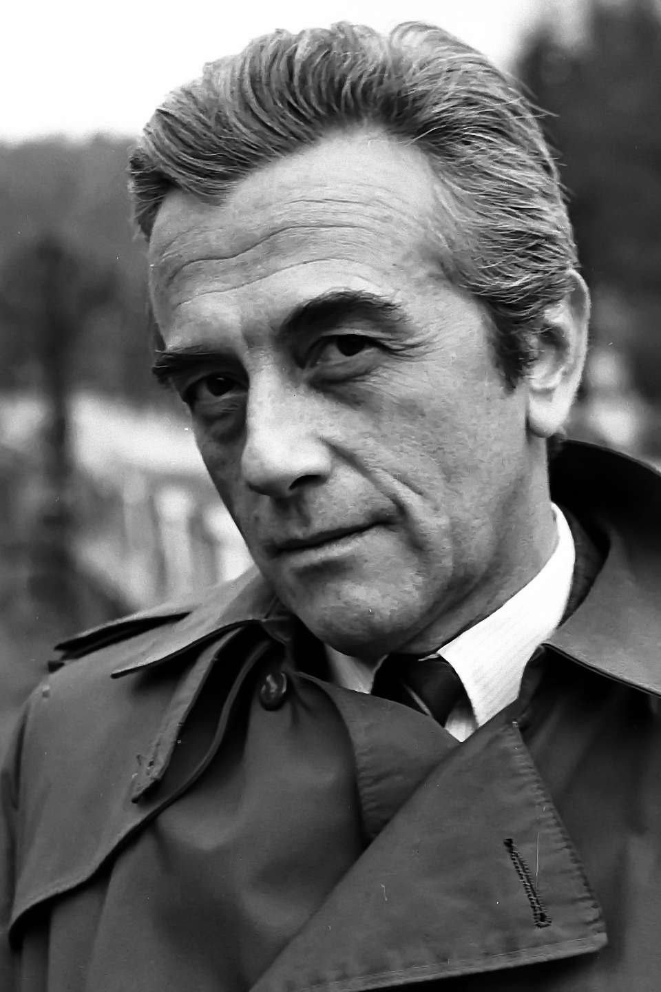 Andrzej Łapicki backdrop