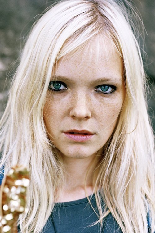 Viktoria Winge → Viktoria Vinge backdrop