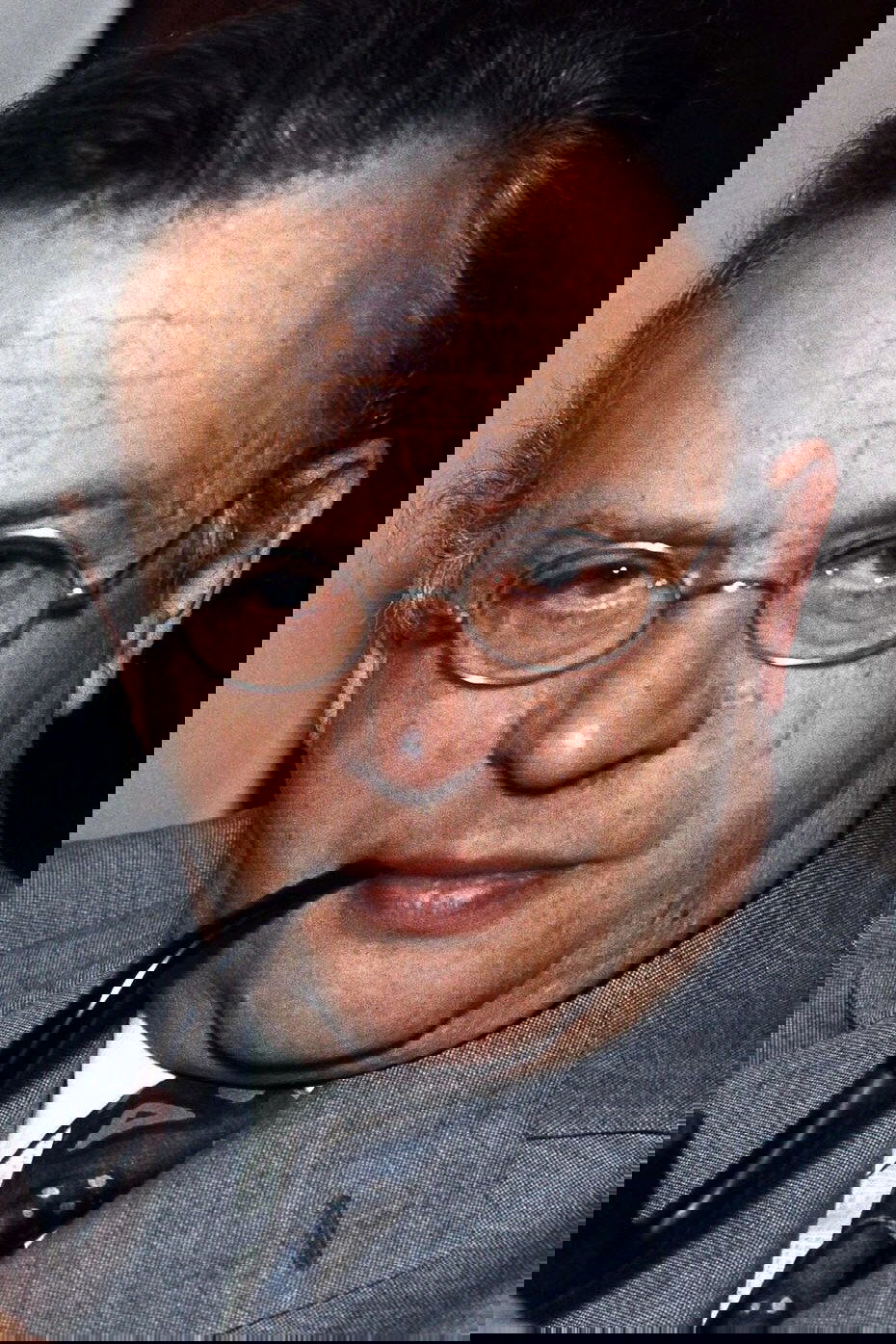 Pierre Dumayet backdrop