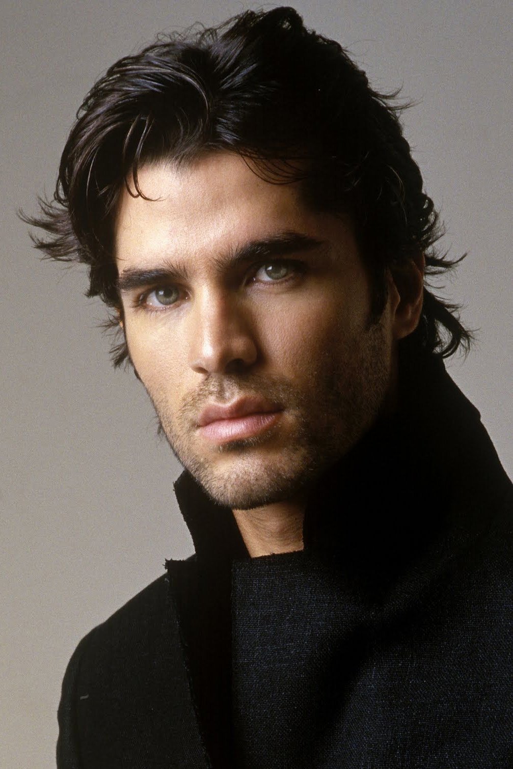 Eduardo Verastegui → Edhuardo Verastegi backdrop