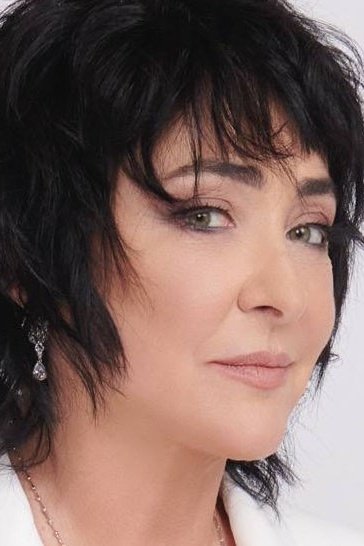 Lolita Milyavskaya backdrop