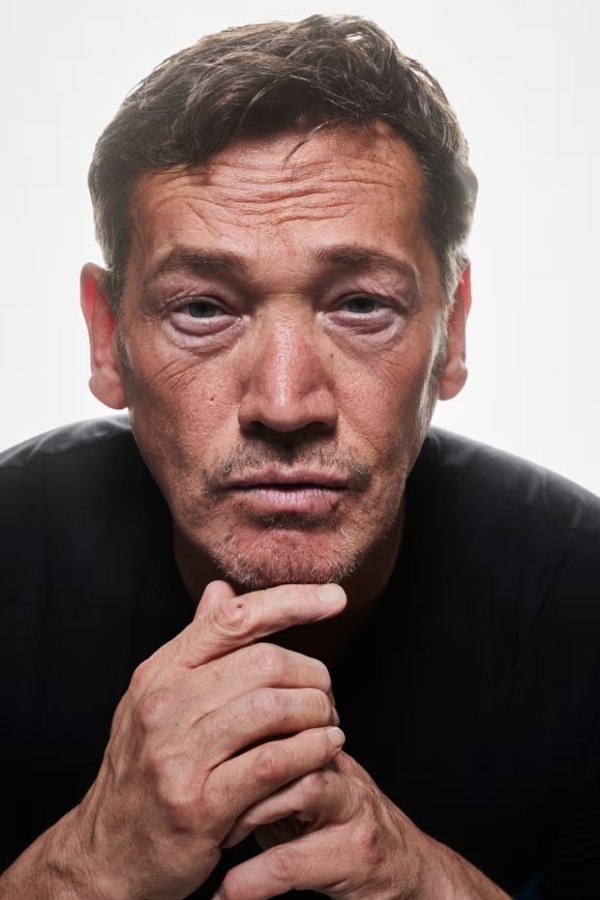 Sid Owen backdrop