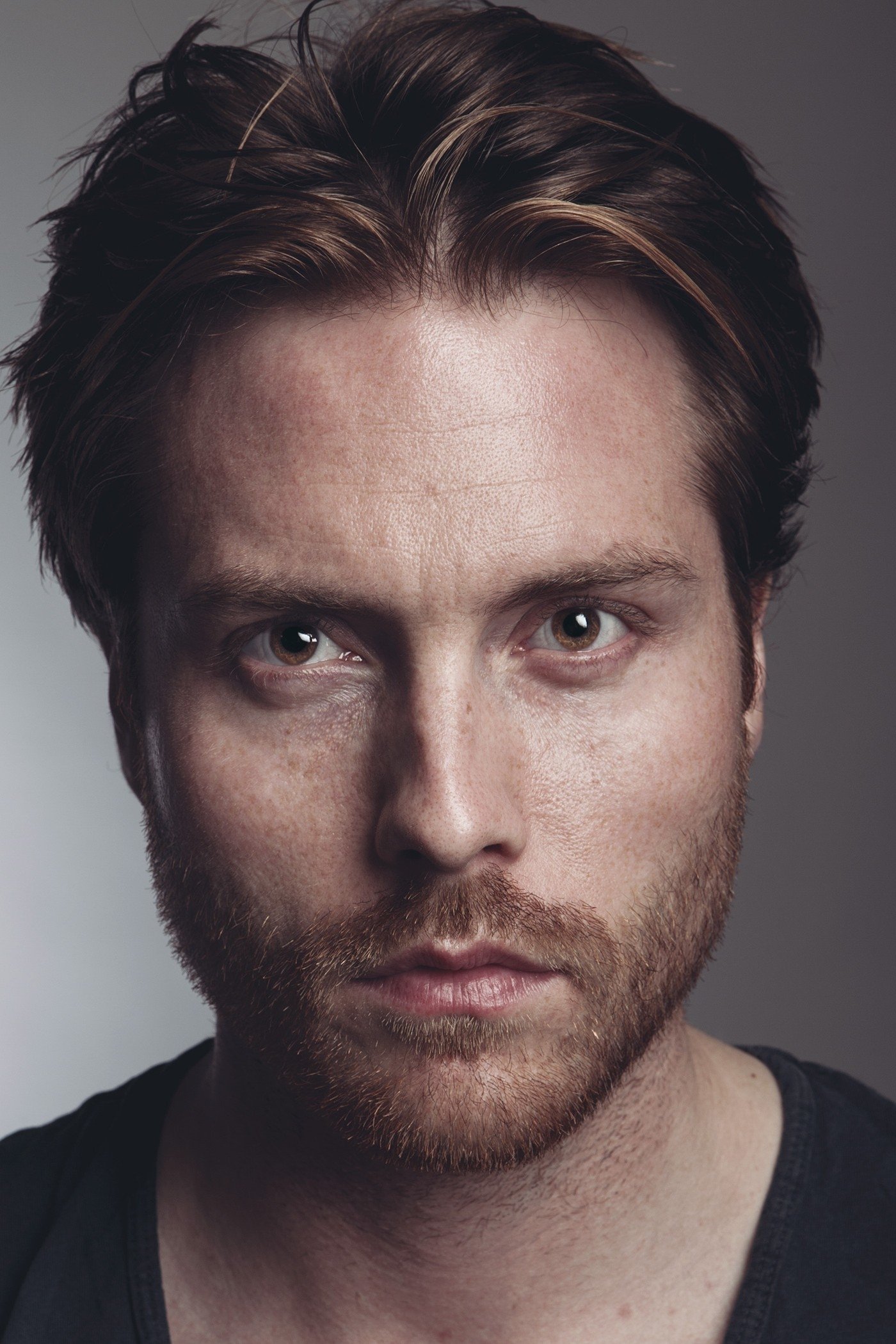 Jonas Fisch backdrop