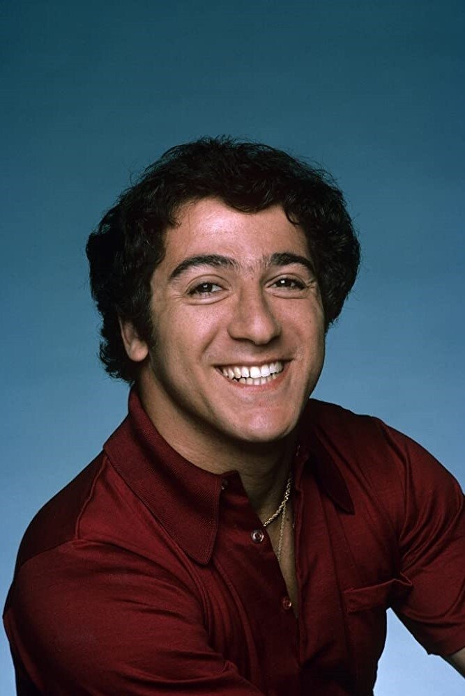 Eddie Mekka backdrop