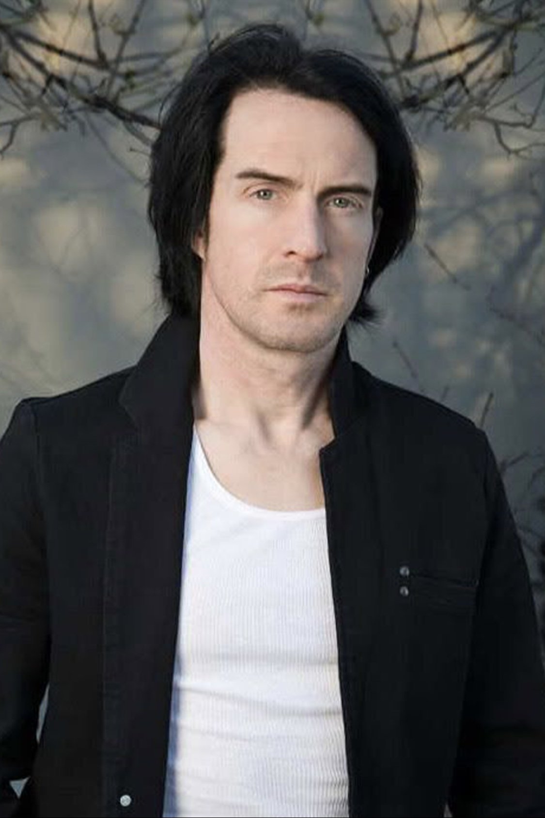 Nivek Ogre: Nivek Ogrë backdrop