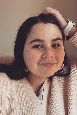 Catinca Untaru backdrop