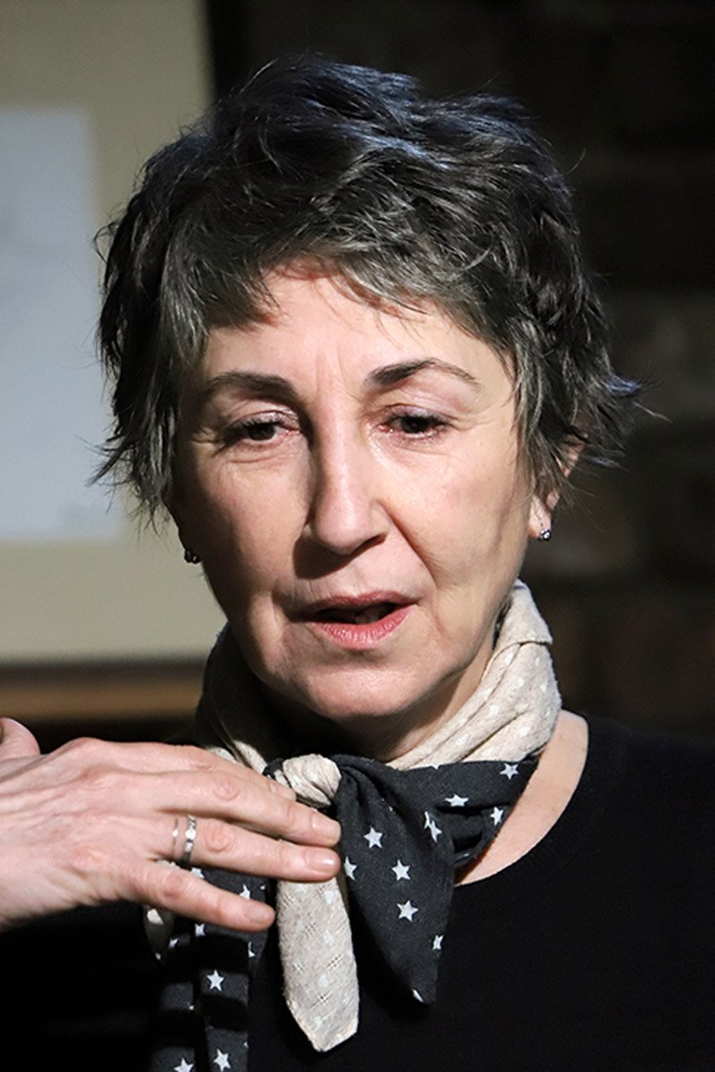 Simona Măicănescu backdrop