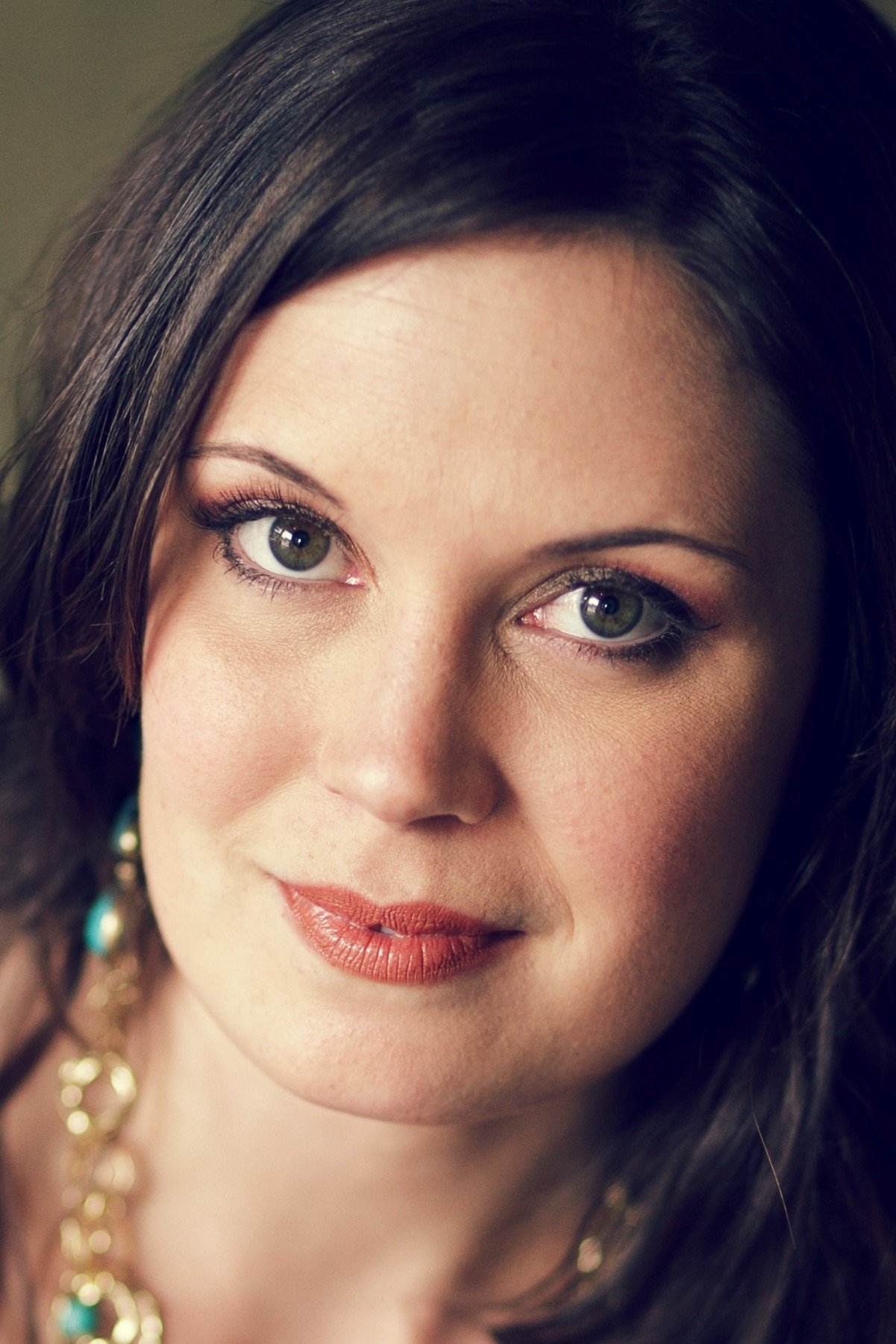 Erin Bethea backdrop