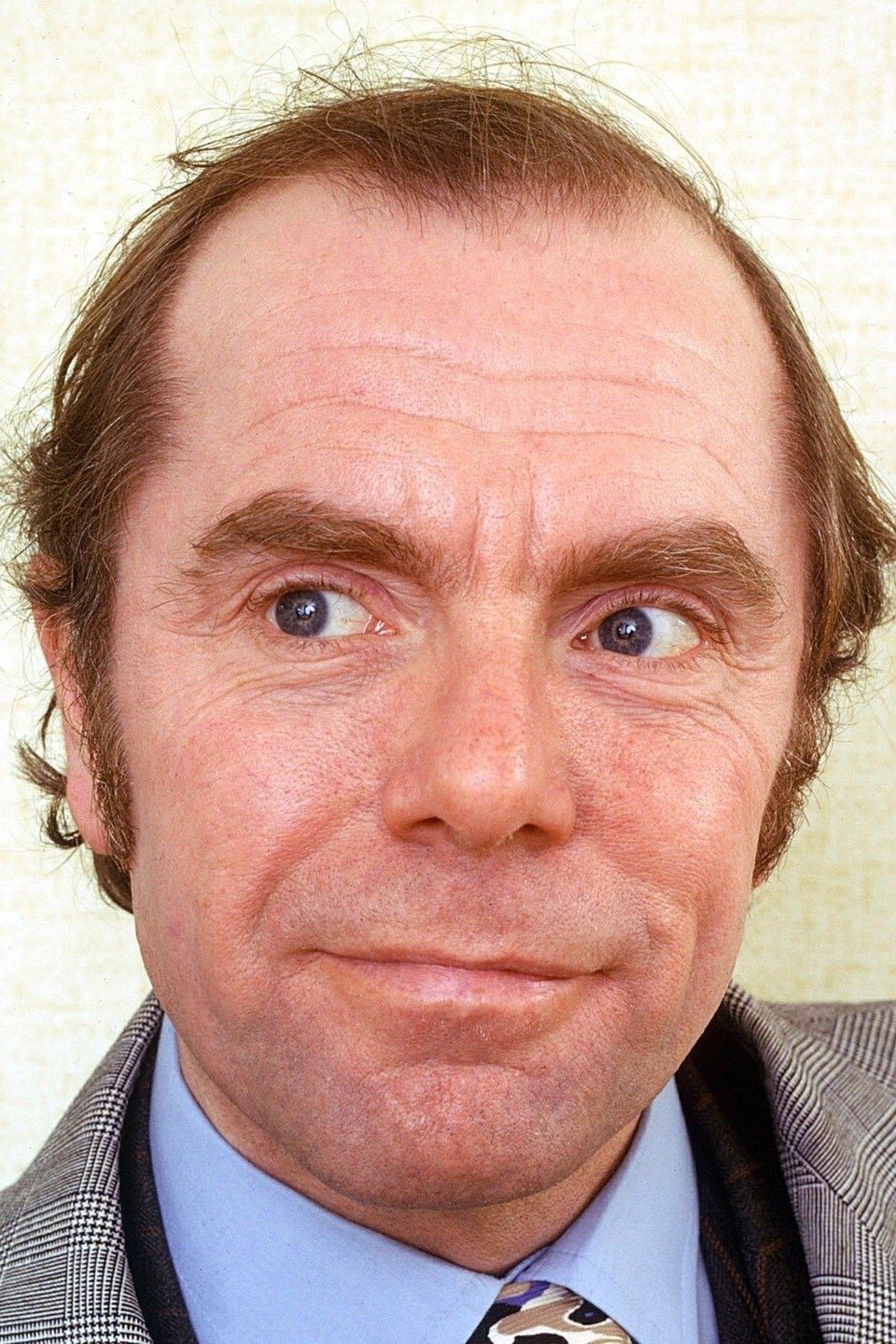 Angus Lennie backdrop