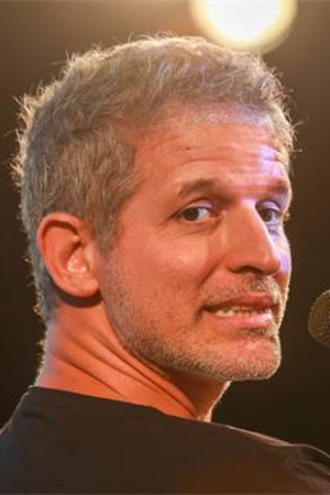 Reshef Levi backdrop