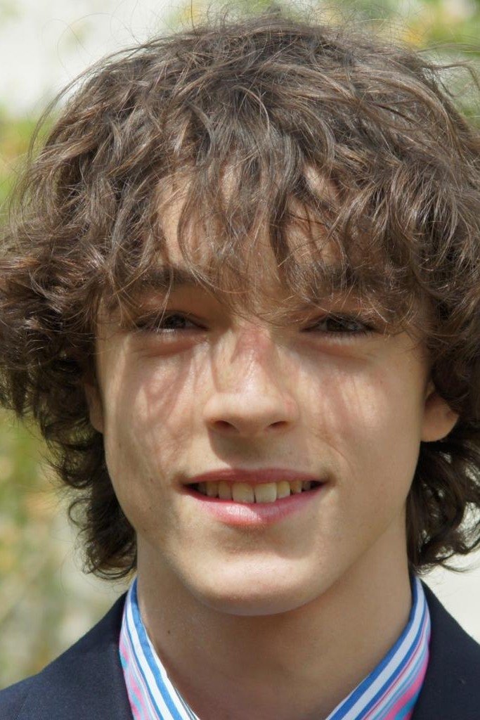 Këntin Grosé backdrop