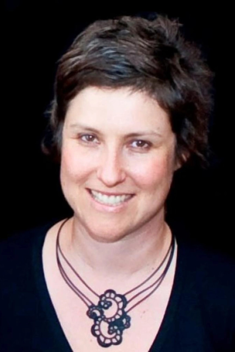 Eliza Lovell backdrop