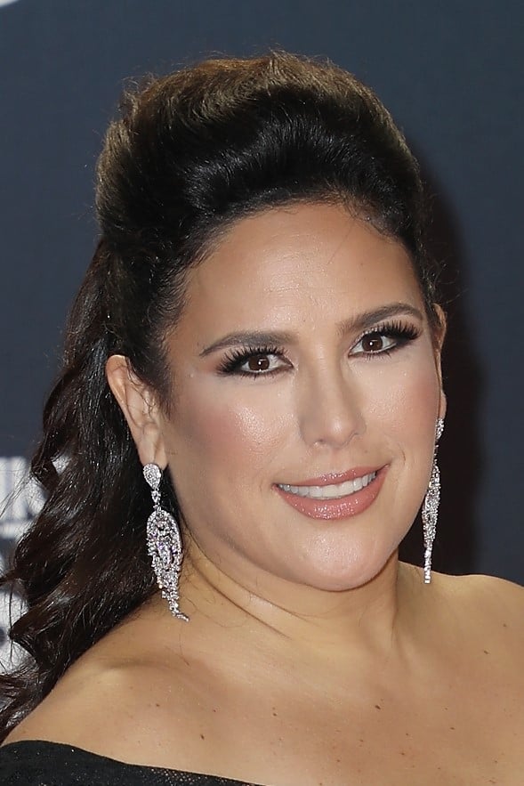 Angélica Vale backdrop